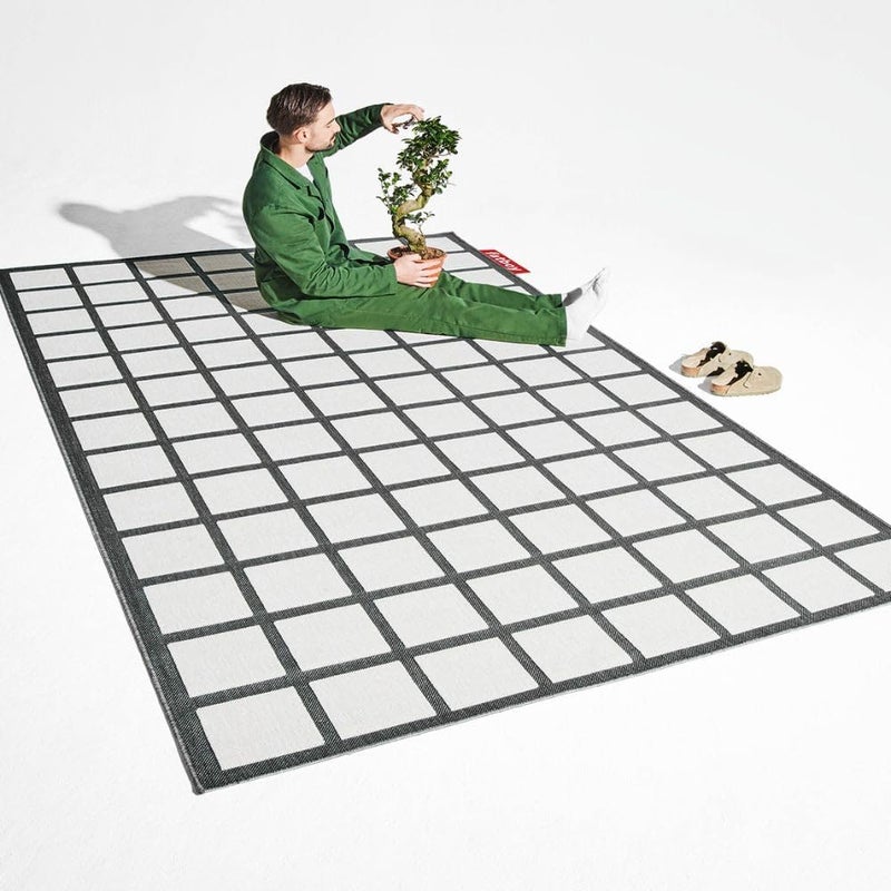 Fatboy Carpretty Grand Checky Carpet Indoor/Outdoor | Easy to clean | UV-resistant | Combined multi-level weaving | Anti-static | 100% Polypropylene | 200 x 302 cm - Black/White - Image 2